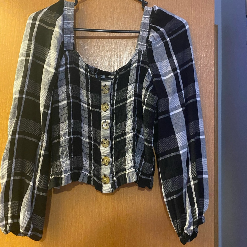 off the shoulder long sleeve crop top